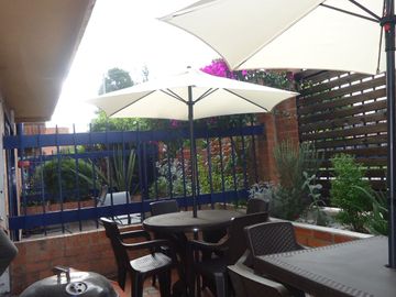 VENDO HERMOSA CASA