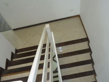 VENDO HERMOSA CASA