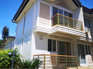 Tagaytay Hampton Villas with parking for bidding