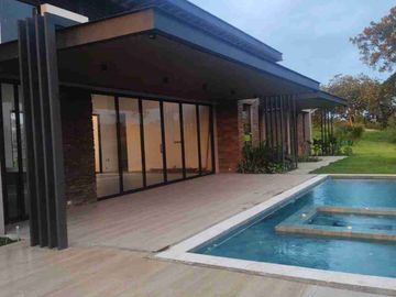VENDO HERMOSA CASA PARA ESTRENAR EN CONDOMINIO CERCA AL AEROPUERTO EL EDÉN TEBAIDA QUINDÍO