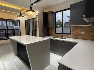 BRAND NEW ASIAN INDUSTRIAL HOME NEAR CLARK AND FRIENDSHIP