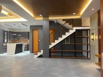 BRAND NEW ASIAN INDUSTRIAL HOME NEAR CLARK AND FRIENDSHIP