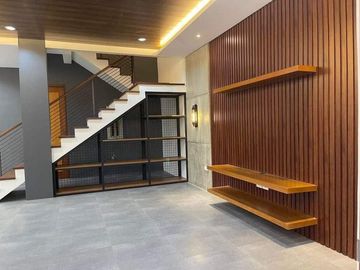 BRAND NEW ASIAN INDUSTRIAL HOME NEAR CLARK AND FRIENDSHIP
