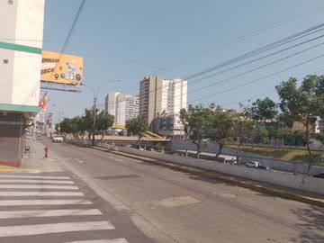 Vendo Inmueble Urbano a precio de remate en Pasaje Junìn - Surquillo a media cuadra del Mercado No 2 de Surquillo