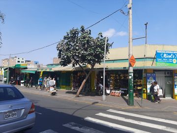 Vendo Inmueble Urbano a precio de remate en Pasaje Junìn - Surquillo a media cuadra del Mercado No 2 de Surquillo