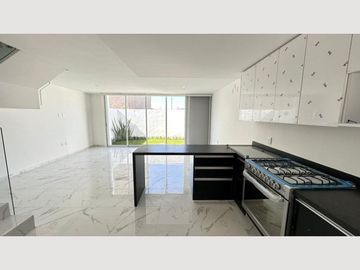 CASA EN VENTA EN COTO NOUVE