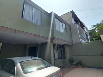 ¡EXCELENTE OPORTUNIDAD! CASA DE 160 M2 EN LA URB. LOS SAUCES SURQUILLO