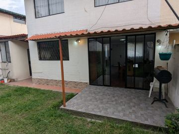 CASA DE VENTA 3 DORMITORIOS ARMENIA 2. VALLE DE LOS CHILLOS