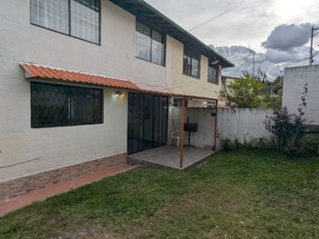 CASA DE VENTA 3 DORMITORIOS ARMENIA 2. VALLE DE LOS CHILLOS
