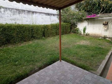CASA DE VENTA 3 DORMITORIOS ARMENIA 2. VALLE DE LOS CHILLOS