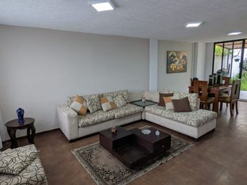 CASA DE VENTA 3 DORMITORIOS ARMENIA 2. VALLE DE LOS CHILLOS