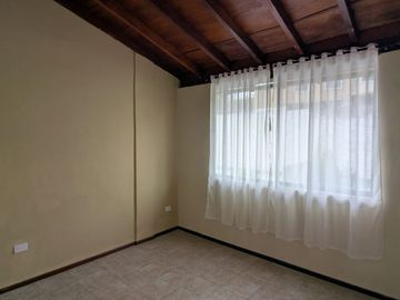 CASA DE VENTA 3 DORMITORIOS ARMENIA 2. VALLE DE LOS CHILLOS