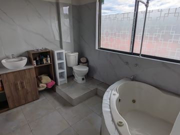 CASA DE VENTA 3 DORMITORIOS ARMENIA 2. VALLE DE LOS CHILLOS