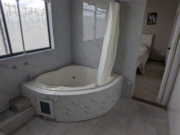 CASA DE VENTA 3 DORMITORIOS ARMENIA 2. VALLE DE LOS CHILLOS