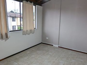 CASA DE VENTA 3 DORMITORIOS ARMENIA 2. VALLE DE LOS CHILLOS