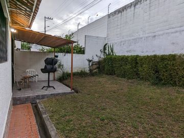 CASA DE VENTA 3 DORMITORIOS ARMENIA 2. VALLE DE LOS CHILLOS
