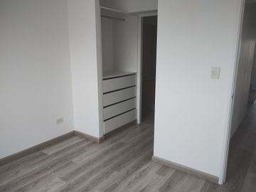 MIRAFLORES DEPARTAMENTO ESTRENO