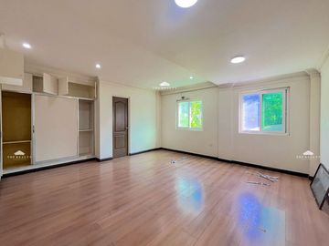 9BR House for Sale in Hillsborough, Muntinlupa City
