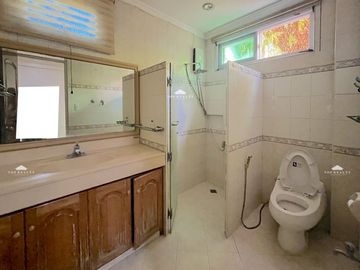 9BR House for Sale in Hillsborough, Muntinlupa City