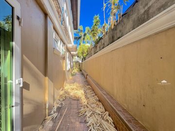 9BR House for Sale in Hillsborough, Muntinlupa City