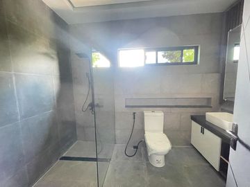 SOPHISTICATED TWO-STOREY MODERN HOUSE IN PAMPANGA NEAR NLEX