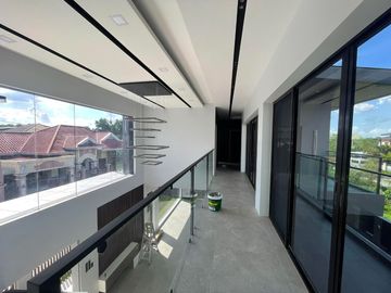 SOPHISTICATED TWO-STOREY MODERN HOUSE IN PAMPANGA NEAR NLEX