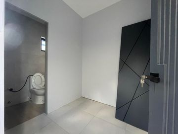 SOPHISTICATED TWO-STOREY MODERN HOUSE IN PAMPANGA NEAR NLEX