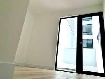 FLAT EN PRIMER PISO DE ESTRENO EN MIRAFLORES