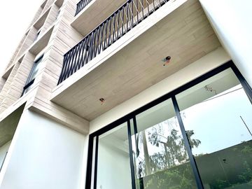 FLAT EN PRIMER PISO DE ESTRENO EN MIRAFLORES