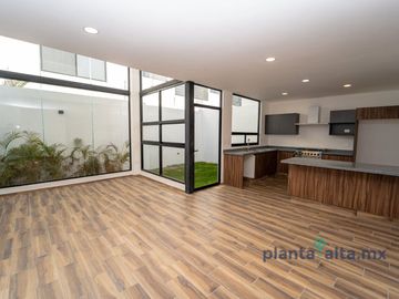Casa en Venta, Nobel Residencial, en San Andrés Cholula