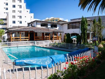 Vendo propiedad independiente en Monte Serrin