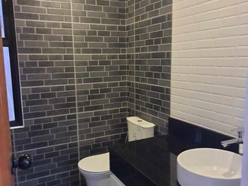 ️14.5M House with 2 car garage near Twin Lakes Tagaytay