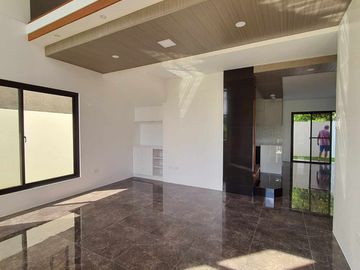 ️14.5M House with 2 car garage near Twin Lakes Tagaytay