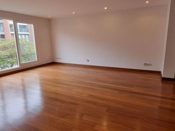 AMPLIO FLAT 258M2 EN CHACARILLA SURCO