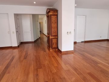 AMPLIO FLAT 258M2 EN CHACARILLA SURCO