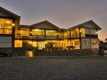 Hotel in Tagaytay for Sale