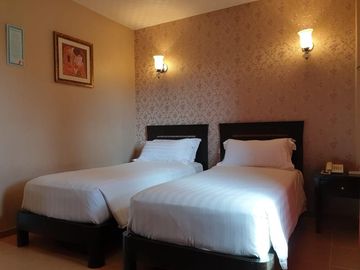 Hotel in Tagaytay for Sale