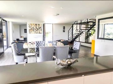 8767 Casa en arriendo en el sector Altos de las Palmas