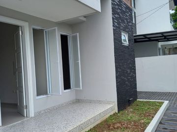 Rumah baru lokasi bagus di Cinere Estate