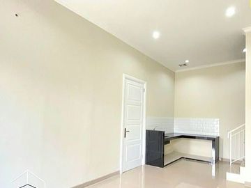 Rumah baru lokasi bagus di Cinere Estate