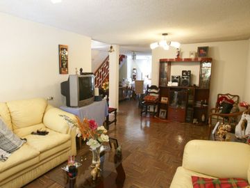 🏡 ¡VENDO CASA DE 3 DORMITORIOS + TERRAZA EN SAN MARTÍN DE PORRES! 🌟