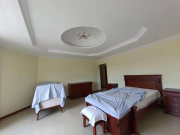 Para Inversión Venta Casa Los Chillos Urb. La Colina Frente U. ESPE. Ganga $295.000