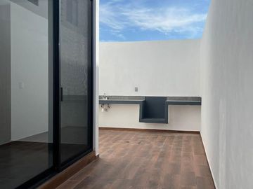 ESPECTACULAR CASA NUEVA EN RENTA EN ZEN LIFE II