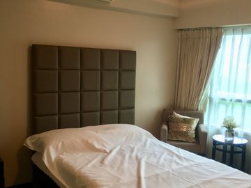 Unmatched Views, Unrivaled Comfort: TRAG (San Lorenzo Tower) - For Sale, 3 Bedroom on the 9th floor. Facing Amenities and Greenbelt Mall, 2 Parking Sl