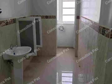 OPORTUNIDAD VENTA HERMOSA CASA DE 650 mtrs. VALOR $ 680.000 NO NEGOCIABLES VIA PRINCIPAL