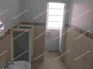OPORTUNIDAD VENTA HERMOSA CASA DE 650 mtrs. VALOR $ 680.000 NO NEGOCIABLES VIA PRINCIPAL
