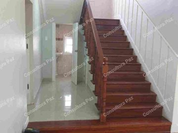 OPORTUNIDAD VENTA HERMOSA CASA DE 650 mtrs. VALOR $ 680.000 NO NEGOCIABLES VIA PRINCIPAL