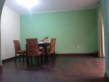 SE VENDE AMPLIA CASA EN MAYORAZGO 4TA ETAPA - ATE