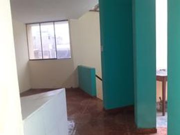 SE VENDE AMPLIA CASA EN MAYORAZGO 4TA ETAPA - ATE
