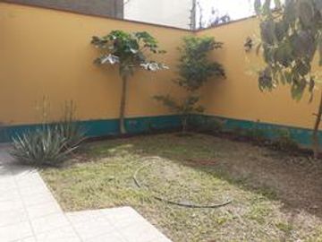 SE VENDE AMPLIA CASA EN MAYORAZGO 4TA ETAPA - ATE